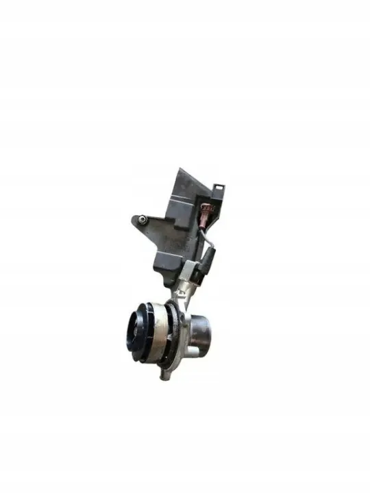 Vesipumppu OEM 010234801 Skoda Octavia III 2.0L image 2