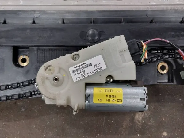 Kattoluukku OEM 404.424 Alfa Romeo 147 Hatchbackille image 3