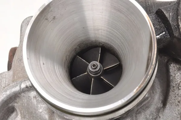 Turbo BMW 2.0D F20 F30 F10 X1 X3 OEM 8513640 image 4