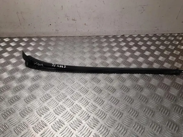 Detalle de acabado Mercedes-Benz A1776903401 - Usado image 5