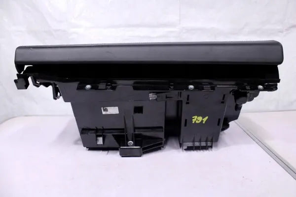 Porsche Panamera 971 Passagerarhylla OEM 971857095H image 2