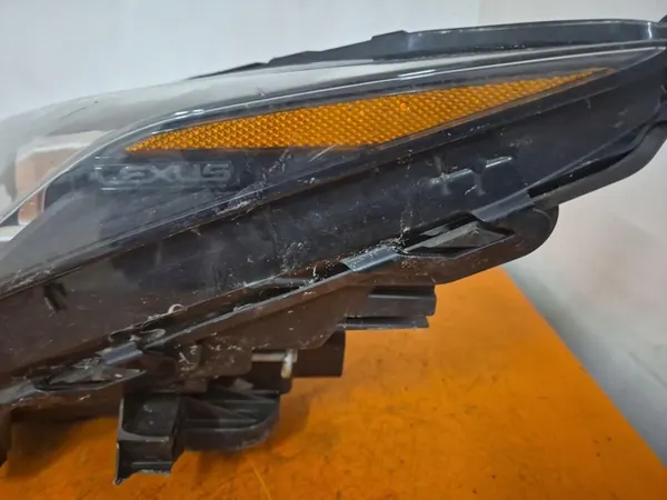 Lexus NX I Lift 17-21 Faro Izquierdo OEM Wrakomania-25437- image 6