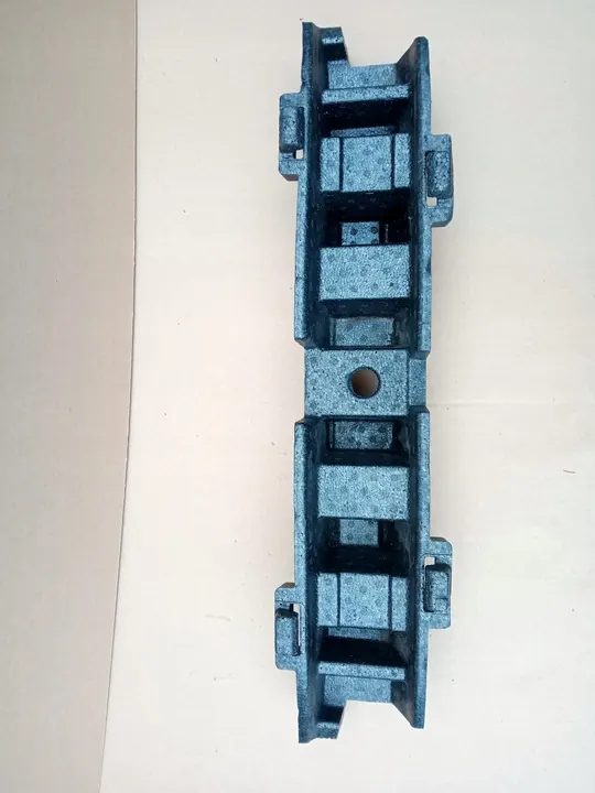 VW Touareg Etupuskuri 2010 image 3