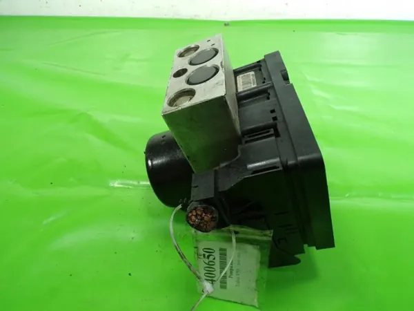 Pompe ABS Volvo V50 OEM P08671225 - Occasion image 5