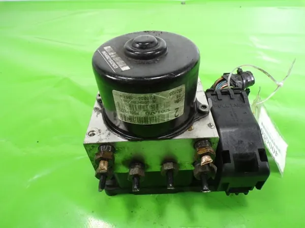 Pompe ABS Volvo V50 OEM P08671225 - Occasion image 6