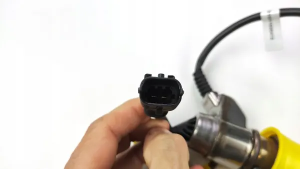 Inyector AdBlue Mazda CX-60 OEM T301-20-2F0 - Usado image 5