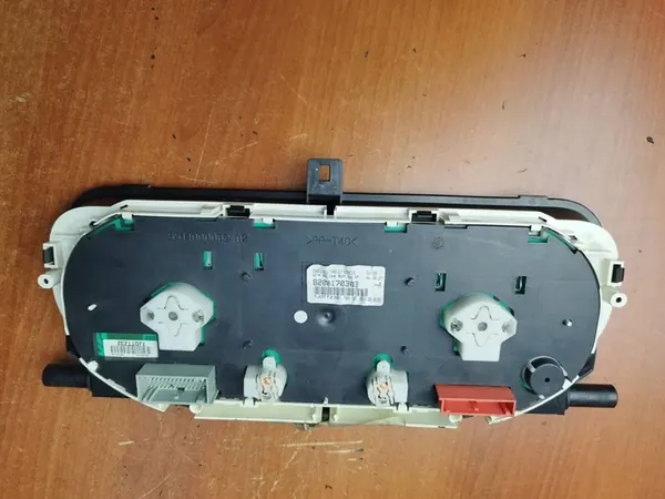 Nopeusmittari Renault Laguna II 1.8B 8200170303 image 2