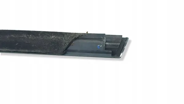 BMW X5 E70 takaikkunan tiiviste OEM AMD227717 image 5