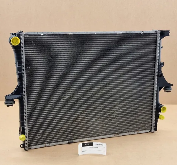Radiador de água OEM WQIK* 7L6121253 para VW Touareg image 2