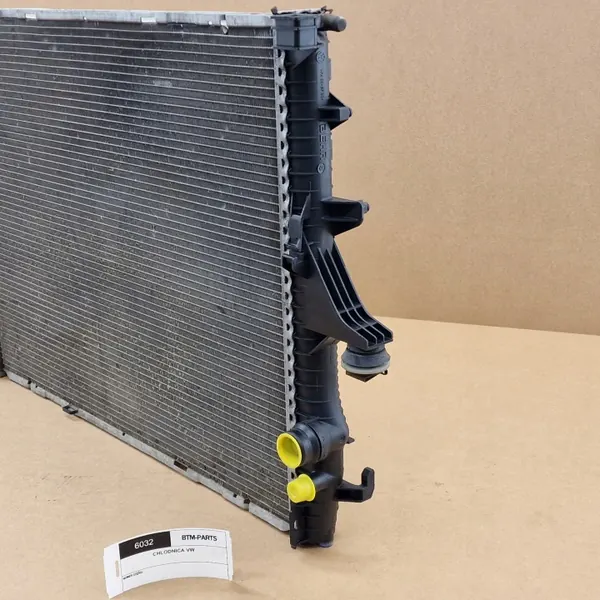 Radiador de água OEM WQIK* 7L6121253 para VW Touareg image 3