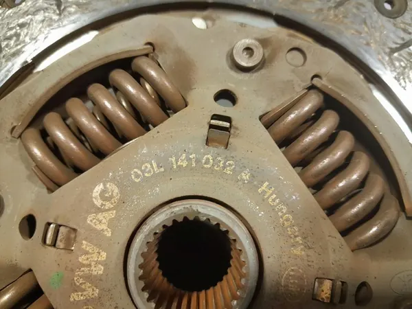 Kit de embreagem SEAT TOLEDO IV 1.6 TDI 03L105269A image 5