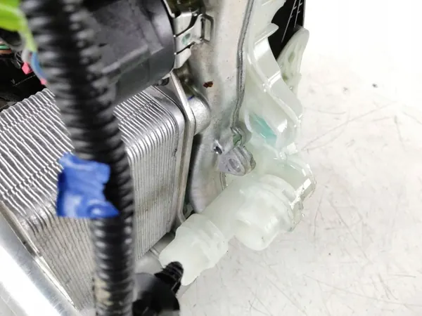 Chauffage liquide Tesla Model S OEM 175011900A image 9