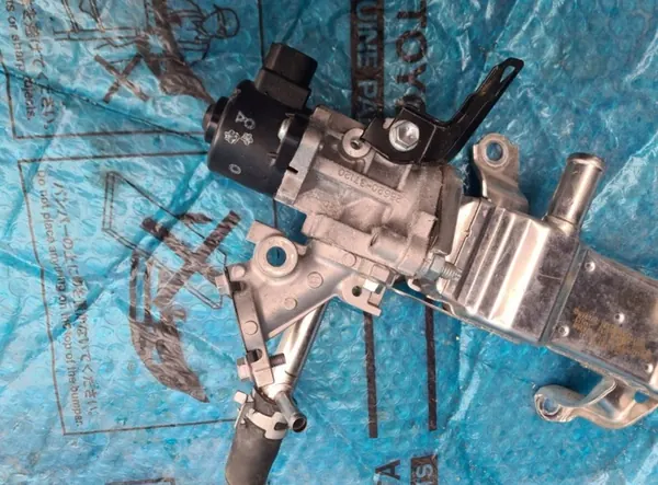 EGR-venttiili Toyota Auris II Prius III Hybrid image 3