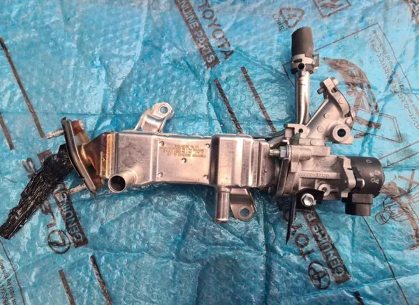 EGR-venttiili Toyota Auris II Prius III Hybrid image 4