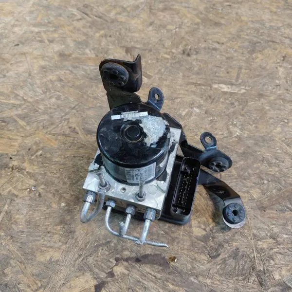 Pompe ABS OEM 476605296R pour Renault Fluence 1.5DCI image 2