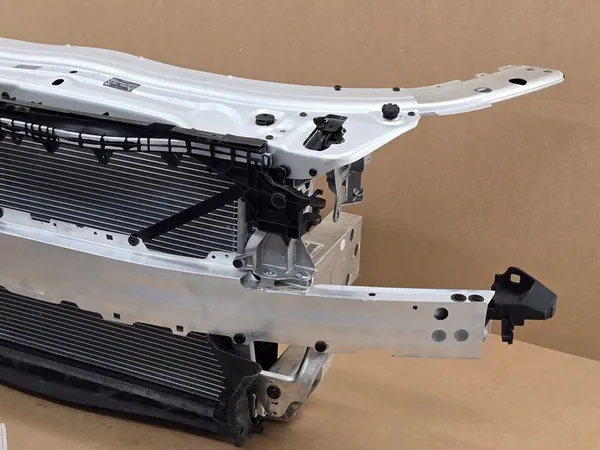 Voorkoeler Mercedes W205 C205 S205 A205 image 4