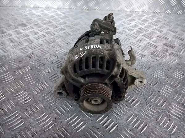 Toyota Yaris II 1.3 VVTI Vaihtovirtageneraattori OE 27060-0J051 image 2