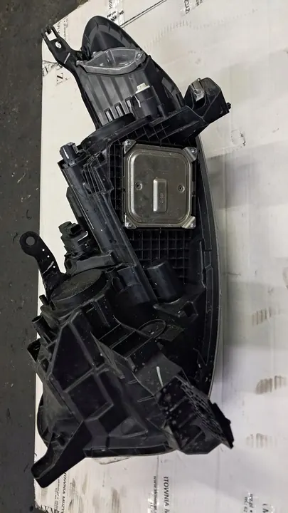 Täydellinen oikea etuvalaisin Renault Kadjar image 4