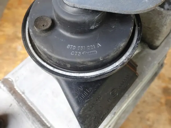 AUDI S5 A5 8T Etupuskuri OEM image 10