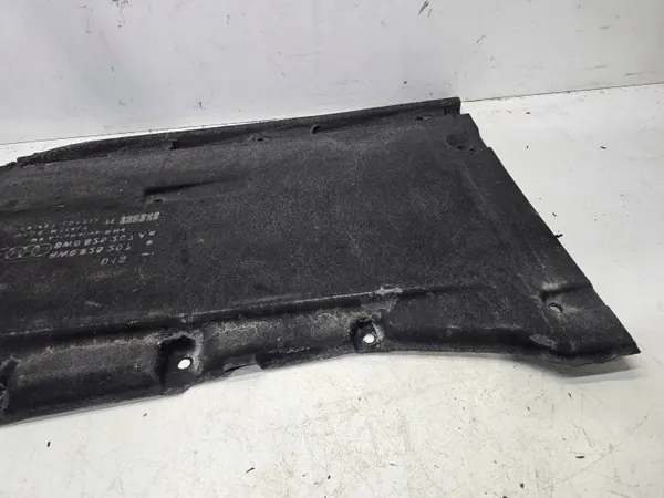 Linker onderbodembescherming OEM 8W0825207 voor Audi A4 B9 image 10