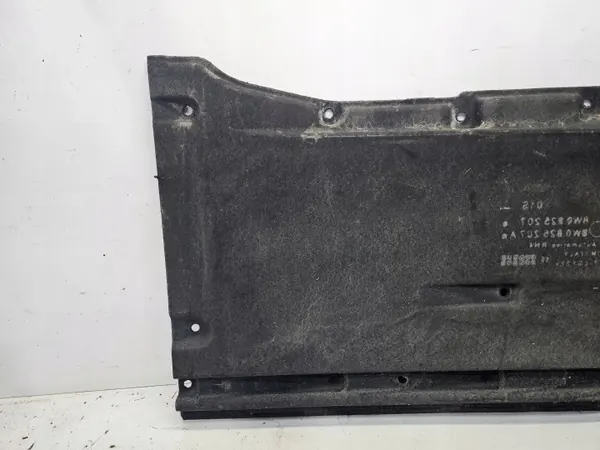 Linker onderbodembescherming OEM 8W0825207 voor Audi A4 B9 image 3