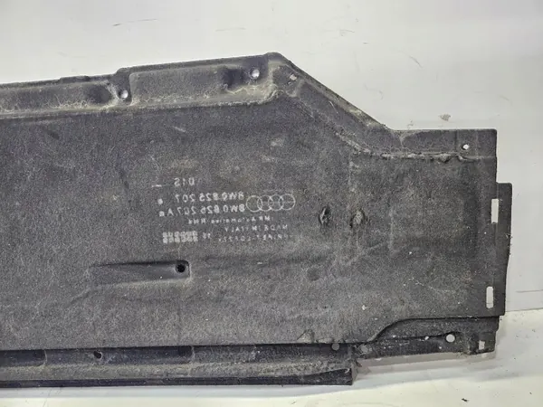 Linker onderbodembescherming OEM 8W0825207 voor Audi A4 B9 image 4