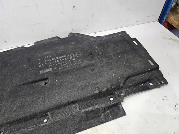 Linker onderbodembescherming OEM 8W0825207 voor Audi A4 B9 image 5