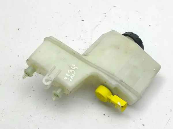 Audi Bromsvätskebehållare OEM 2Q2611301A - Begagnad image 4