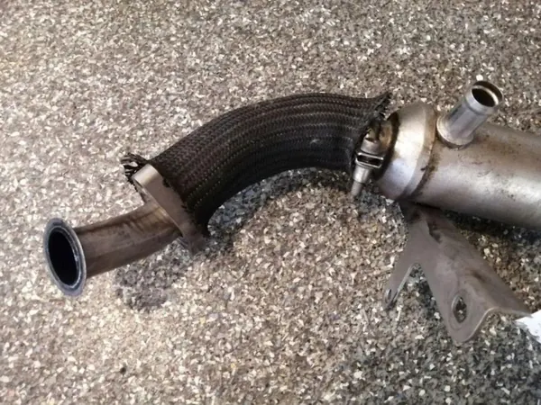 Arrefecedor EGR Opel OE 55182589 - Estado usado image 3