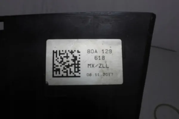 Audi Q5 80A ilmanottoletku OEM 80A129618 image 6