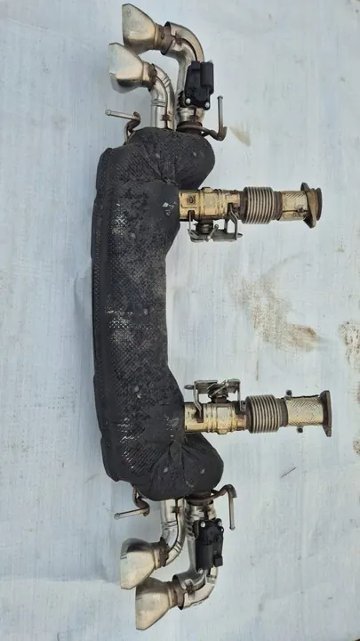 Sistema de escape Chevrolet Corvette C8 84896568 image 1