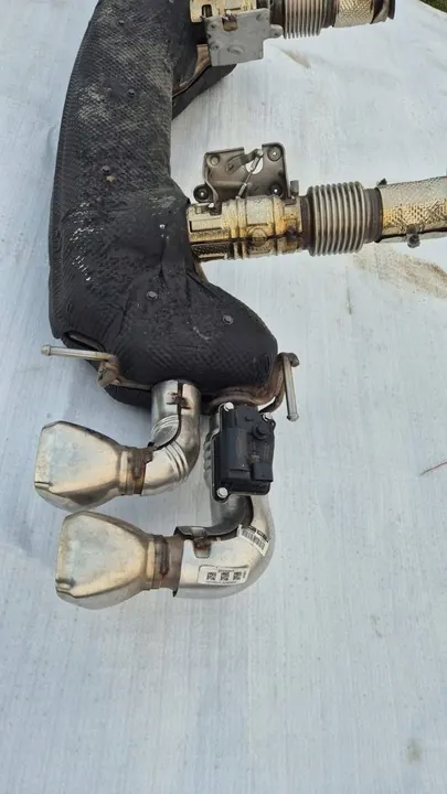 Sistema de escape Chevrolet Corvette C8 84896568 image 2