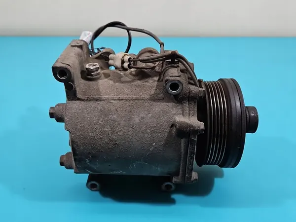 Compresseur de Climatisation Mitsubishi Grandis MR958135 image 3