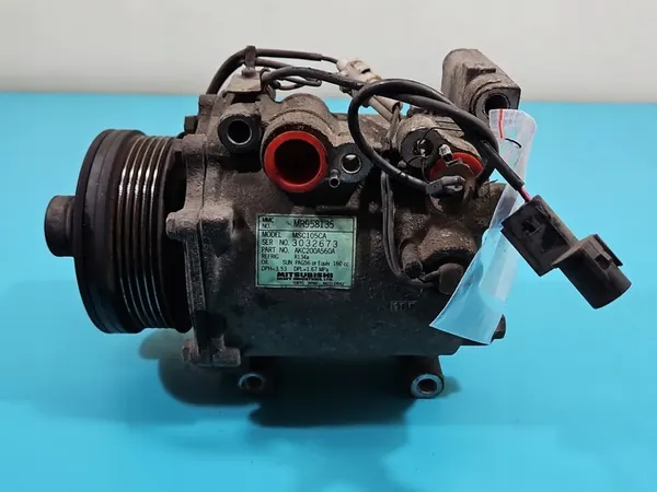 Compresseur de Climatisation Mitsubishi Grandis MR958135 image 5