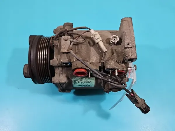 Compresseur de Climatisation Mitsubishi Grandis MR958135 image 7