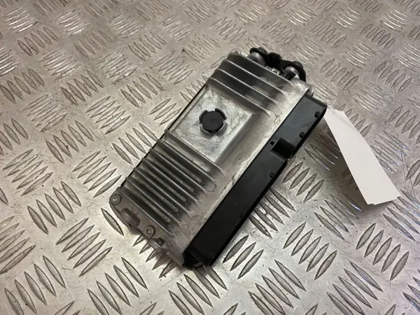 Lexus RX 450H Einspritzpumpensteuermodul OEM 896614D380 image 4