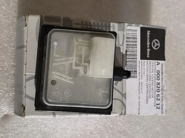 Attuatore sportello carburante Mercedes W177 EQB X243 A0008206212 image 2