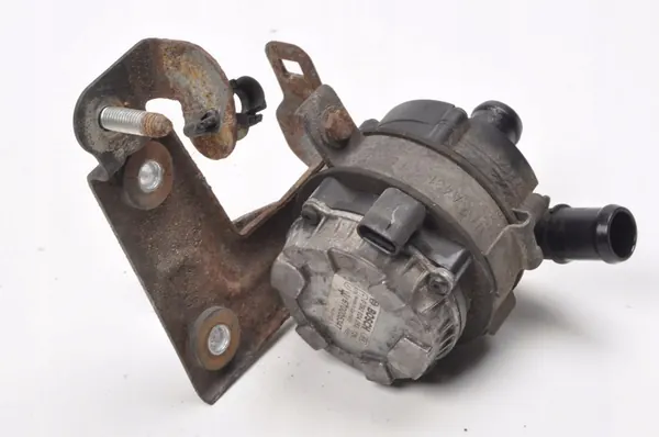 Vattenpump Maserati Ghibli SQ4 3.0 V6 670005347 image 3