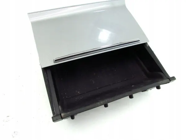 Skoda Octavia III Bakje met Draadloos Laden OEM 5E1863071B image 3