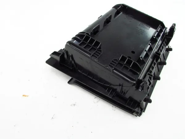 Skoda Octavia III Bakje met Draadloos Laden OEM 5E1863071B image 6