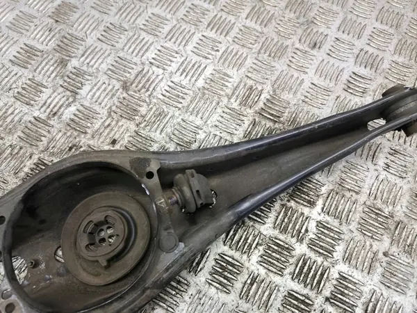 Volkswagen Golf VIII 2022 Braccio Superiore Posteriore Destro OEM image 6