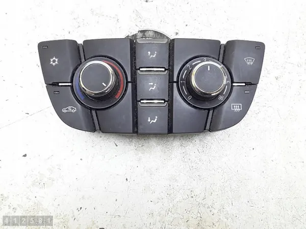 Opel Astra J GTC klimaatregelmodule OEM 13360099 image 2