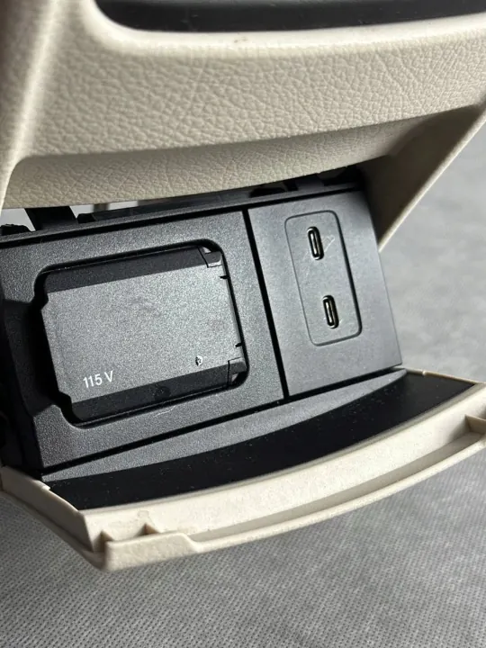 Mercedes GLA H247 Tunnel-Lüftungsgitter hinten OEM 0524710004 image 6