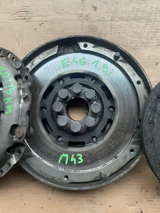 Volante de Dupla Massa + Kit de Embreagem BMW E46 318i 1.9 M43 OEM image 3