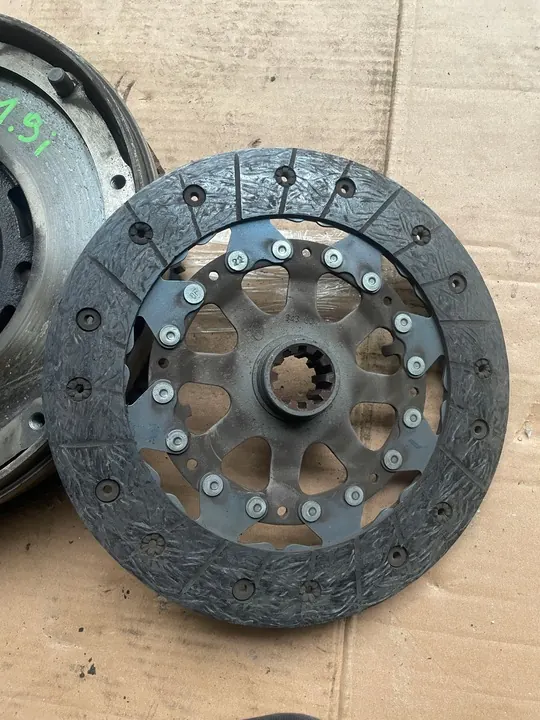 Volante de Dupla Massa + Kit de Embreagem BMW E46 318i 1.9 M43 OEM image 4