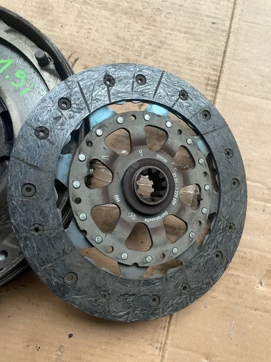 Volante de Dupla Massa + Kit de Embreagem BMW E46 318i 1.9 M43 OEM image 5