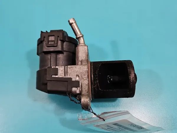 Válvula EGR Mercedes CLS II C218 3.0 CDI A6421401060 image 4