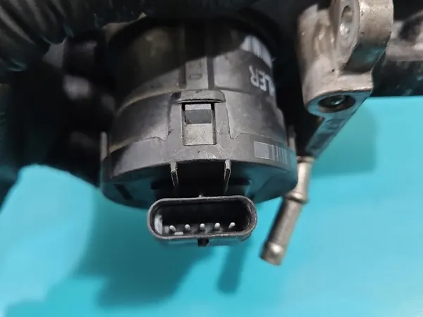 Válvula EGR Mercedes CLS II C218 3.0 CDI A6421401060 image 8