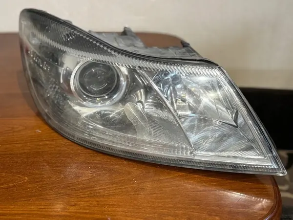 Oikea etuvalaisin Skoda Octavia II image 2