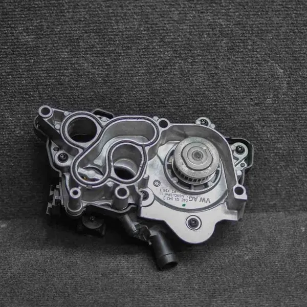 Pompa acqua Audi A3 (8V1, 8VK) 1.4L 04E121042C image 2